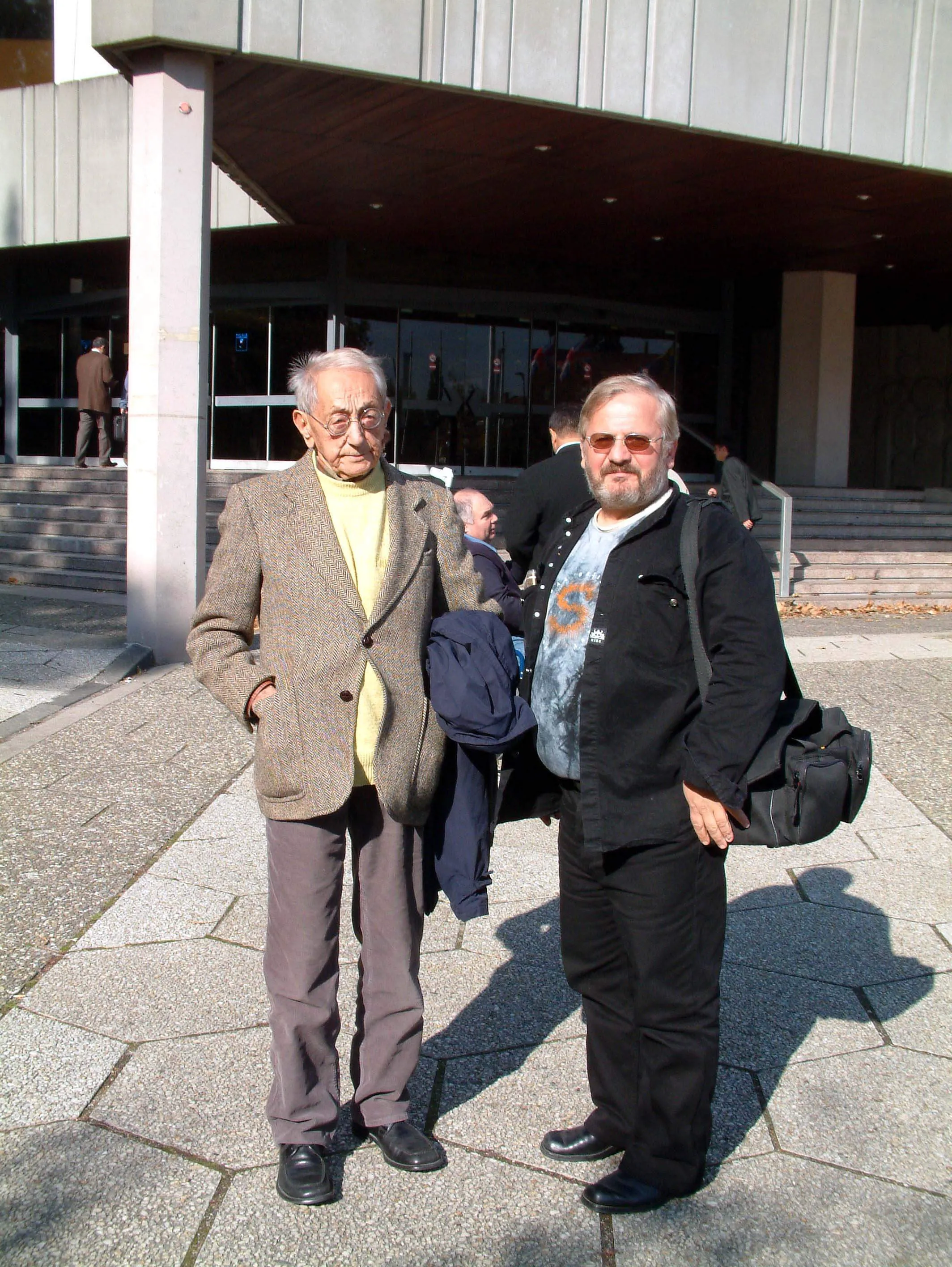 Yaşar Bedri, İlhan Berk ile (Strasbourg)