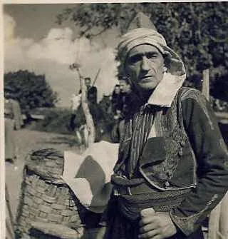 Vedat Örfi Bengü çektiği filmlerden birinde