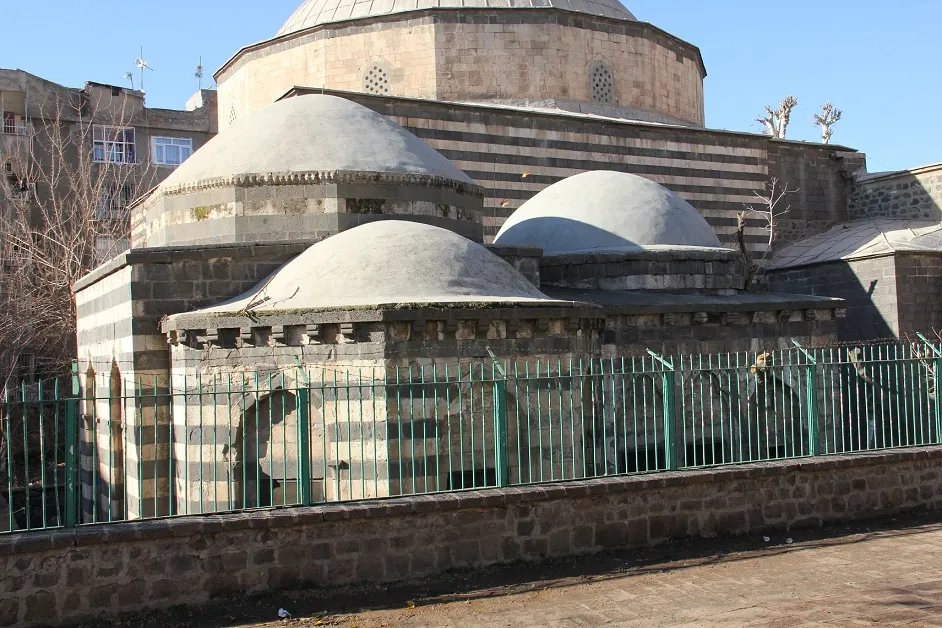 İskender Paşa Türbesinin Genel Görünüşü.