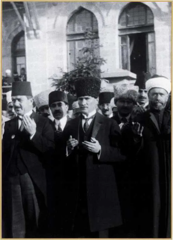 Atatürk TBMM Açılışında