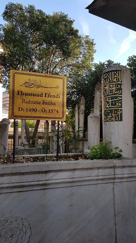Ebussuud Efendi'nin kabri