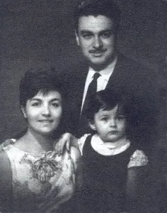 Oğuz Atay, Fikriye Hanım ve Kızları Özge