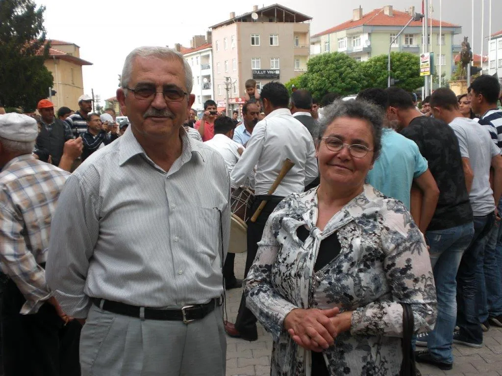 Mümtaz Boyacıoğlu, eşiyle Abdalla Şenliğinde