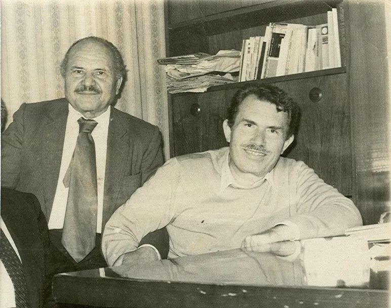 Mehmet Emin Alpkan (solda) ve İrfan Atagün