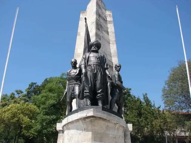 Beşiktaş Barbaros Monument (Zühtü Müridoğlu and Hadi Bara)