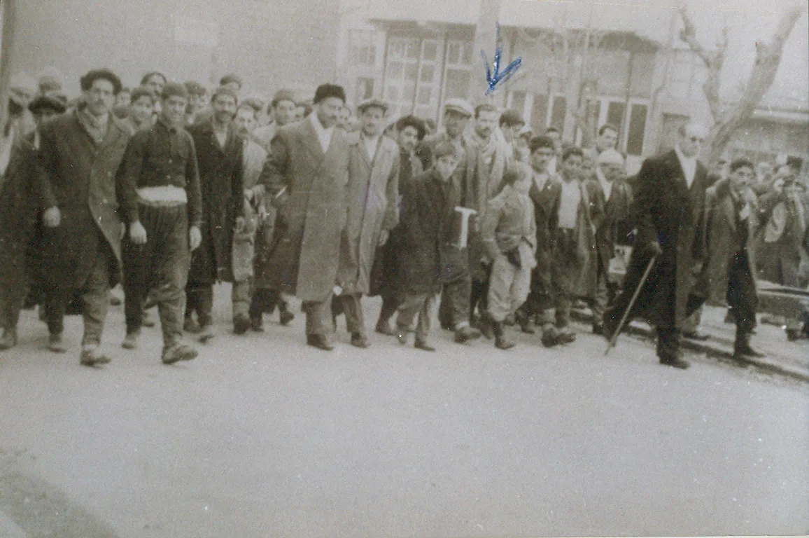 Diyarbakır'da mahkemeye giderken (1958) 3
