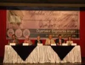 2008'de Diyarbakır'da yapılan Seyfüddin Amidi Sempzyumu 2 SÜTUN