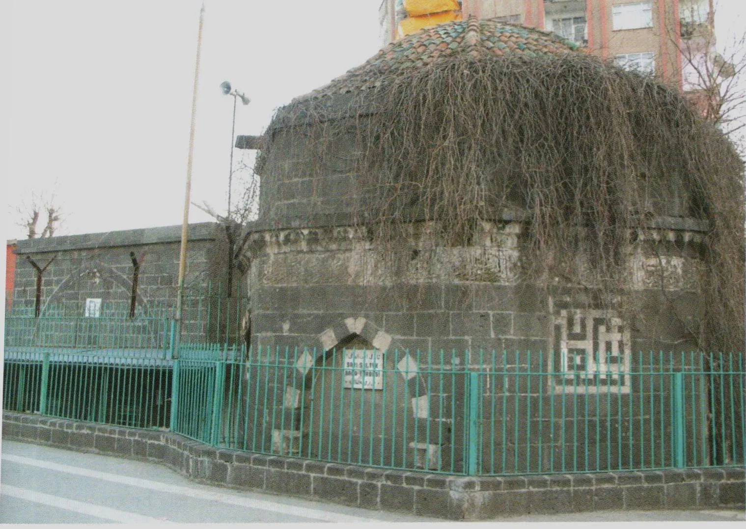 Şeyh Sadık Ali (Sarı Saltuk) Camii ve Türbesi - Urfakapı