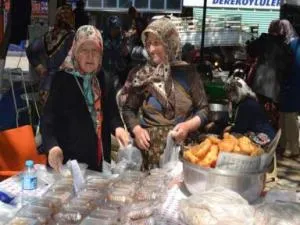 Zeynep Bodur Okyay Eğitim Uygulama Okulu'nda bir kermes
