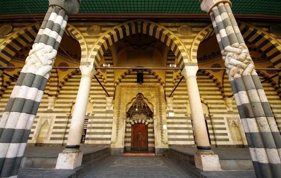 Diyarbakır Behram Paşa Camii