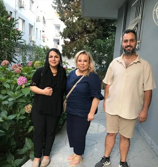 Eşi Nilgün Sarp