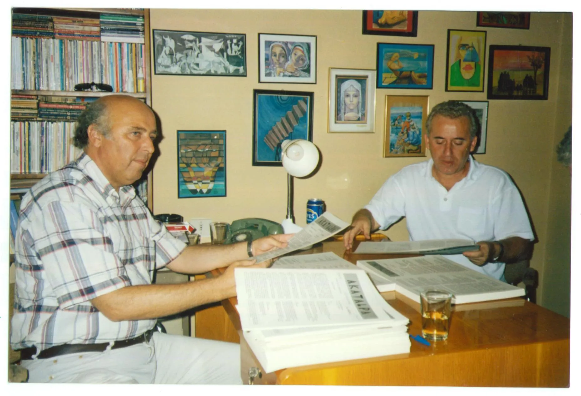 Serdar Ünver, yazar Melih Elal ile (2005)