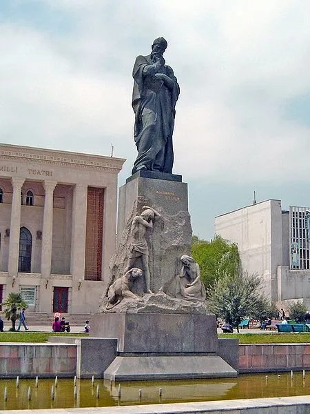 Statue of Fuzulî