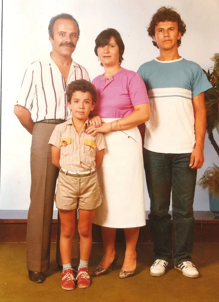 Refik, Sevgi, Özgür ve Özgen Uğur (1983 İstanbul)