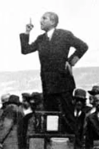 Osman Bölükbaşı meşhur konuşmalarından birini yaparken