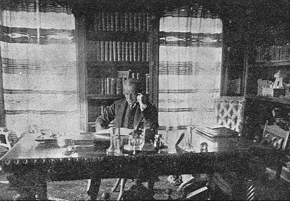 Mustafa Kemal Atatürk, Çankaya Köşkündeki çalışma odasında