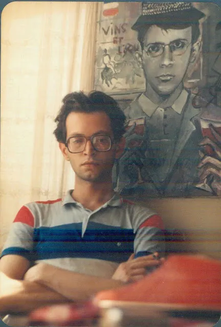 Sami Baydar kendi yaptığı Necmi Zekâ resminin önünde. (1988)