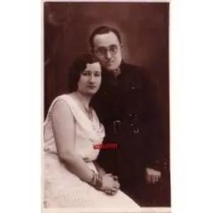 Celâl Tevfik Karasapan, eşi ile