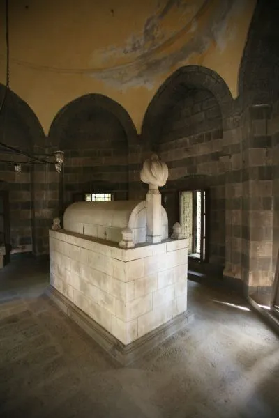 Özdemiroğlu Osman Paşa Türbesi (Diyarbakır)