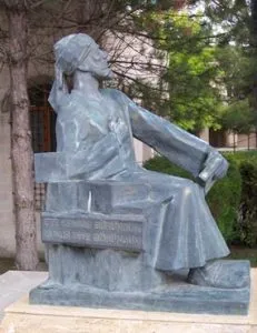 Yunus Emre heykeli