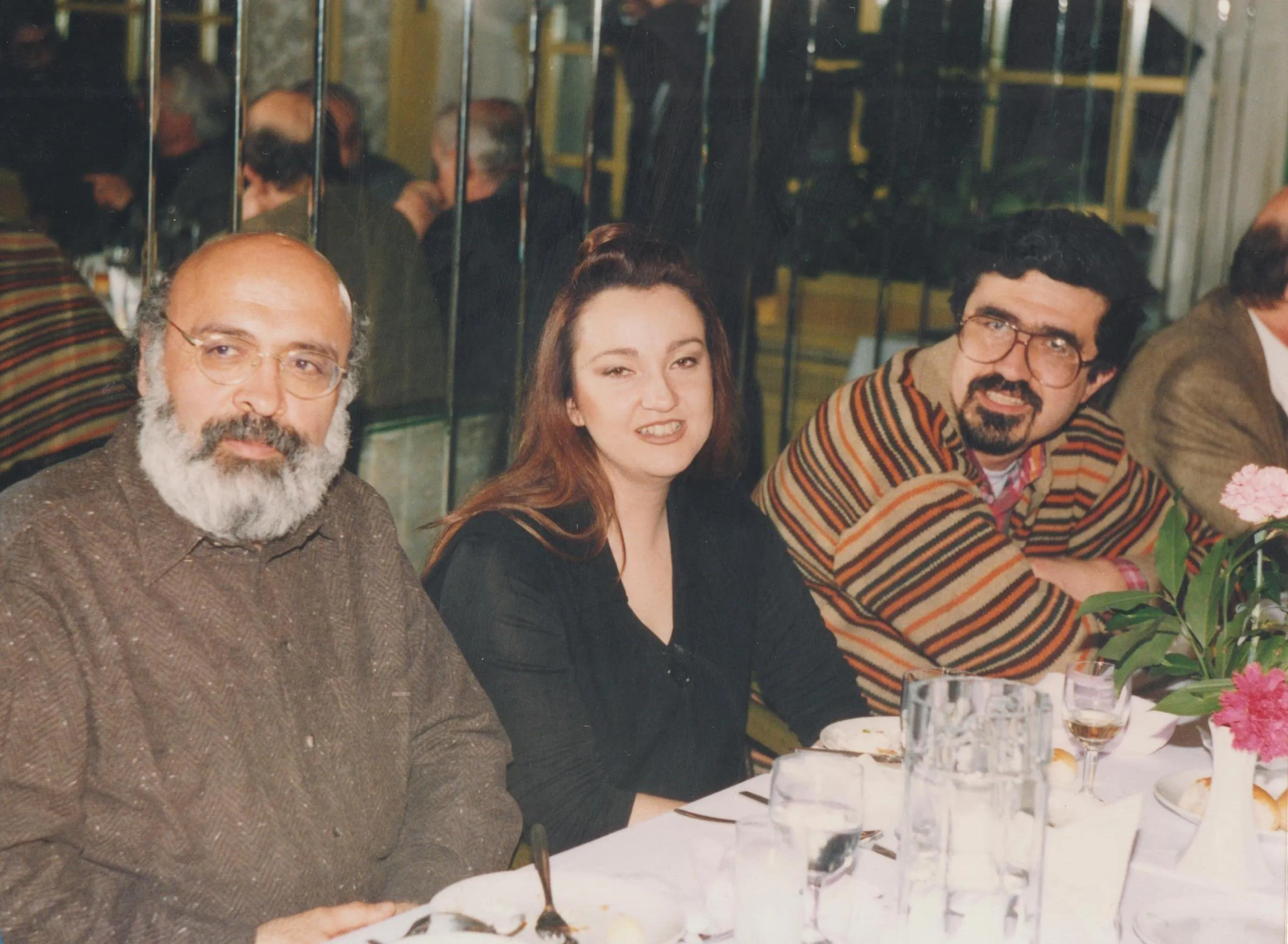 Gültekin Emre (sol başta)