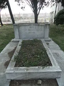 Eyüp Sabri Akgöl'ün Şişli'deki mezarı
