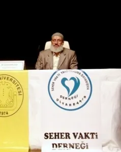 Şefik Korkusuz, bir konuşmasını yaparken