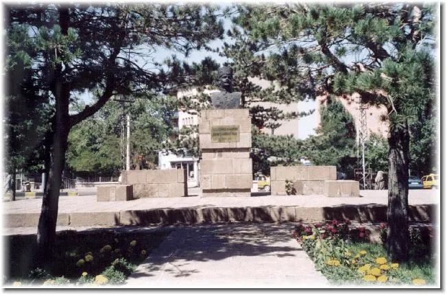 Müşir Gazi Ahmed Muhtar Paşa'nın kabri