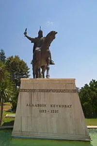 Sultan Alaeddin Keykubat heykeli