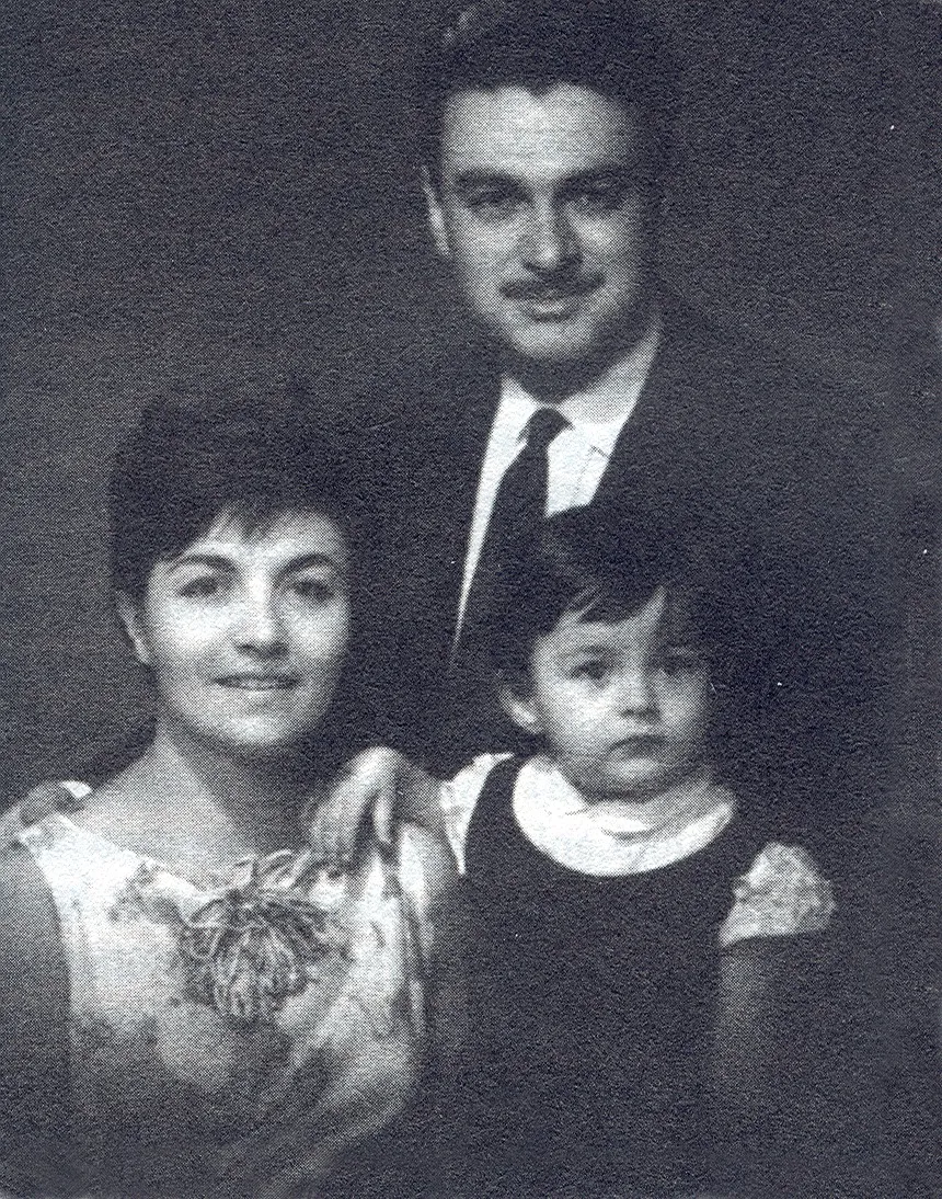 Oğuz Atay, Fikriye Hanım ve Kızları Özge
