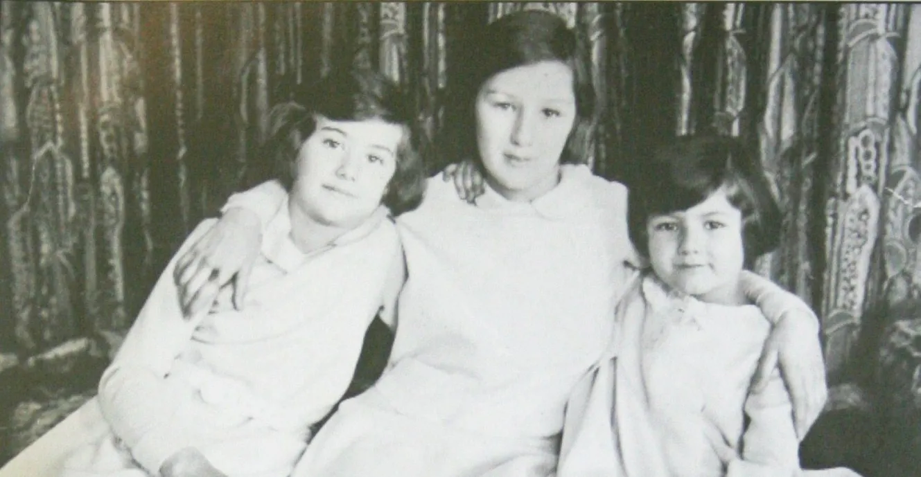 Üç kizkardes Neslisah, Hanzade ve Necla Sultanlar