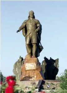 Celaleddin Harzemşah heykeli 1