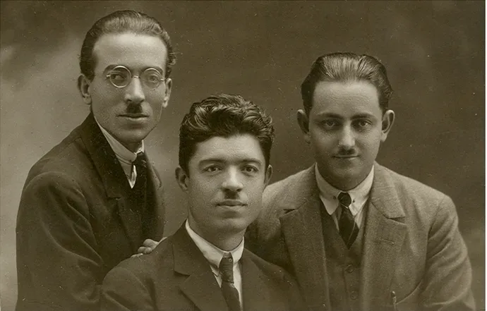 Cemil Sena Ongun, Mehmet Naci Ecer, Namdar Rahmi Karatay (1.8.1925, Paris)