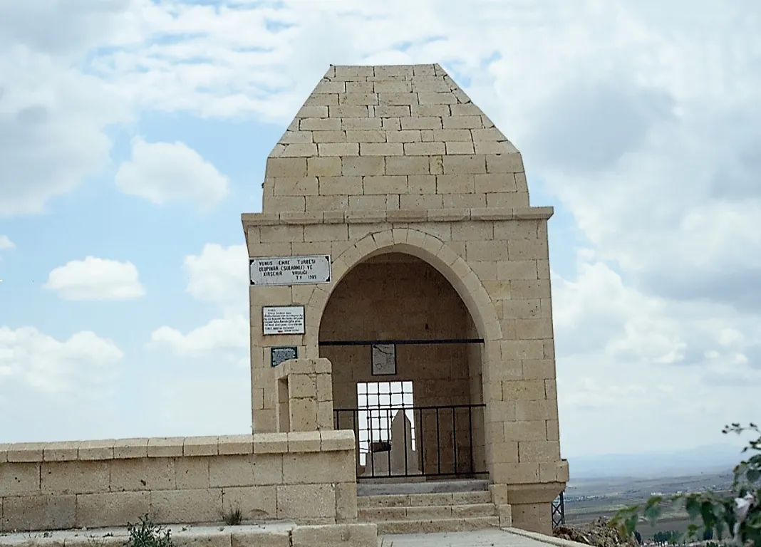 Yunus Emre türbelerinden biri (Aksaray)