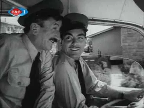 A scene from Otobüs Yolcuları (The Bus Passengers) movie