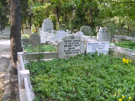 M. Halit Bayrı'nın mezarı (İstanbul)