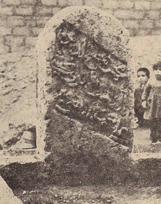 Muslihuddin Lârî'nin mezar taşı