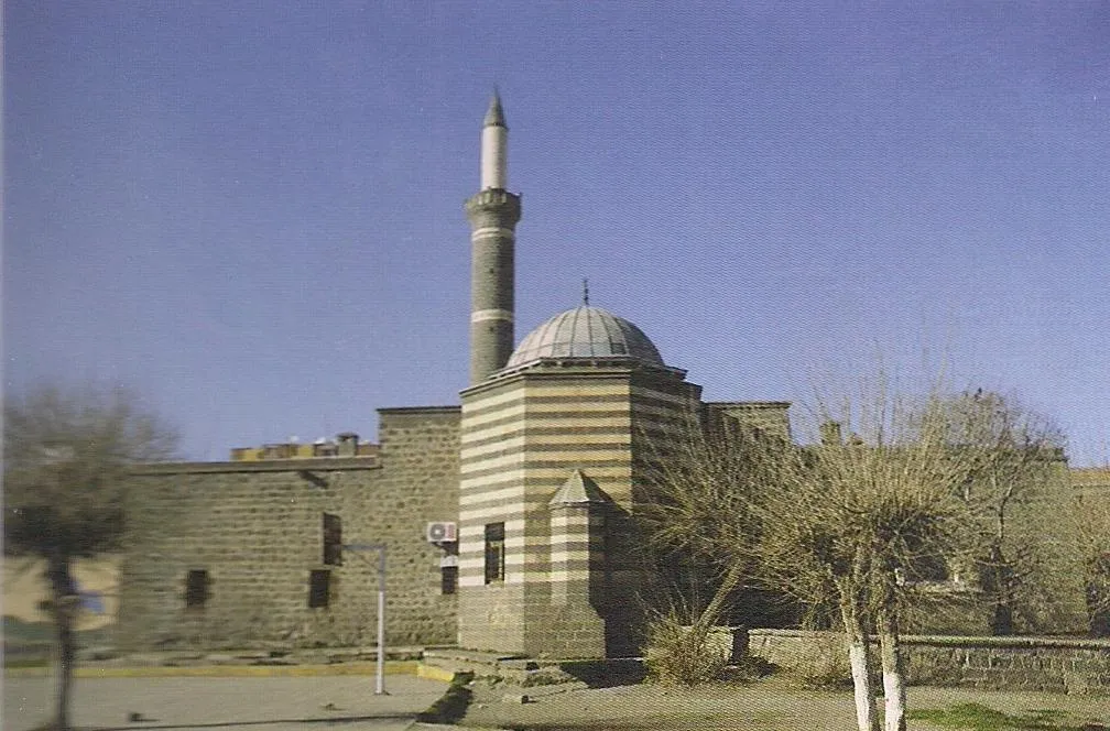 Husrev Paşa Medresesi ve Camii