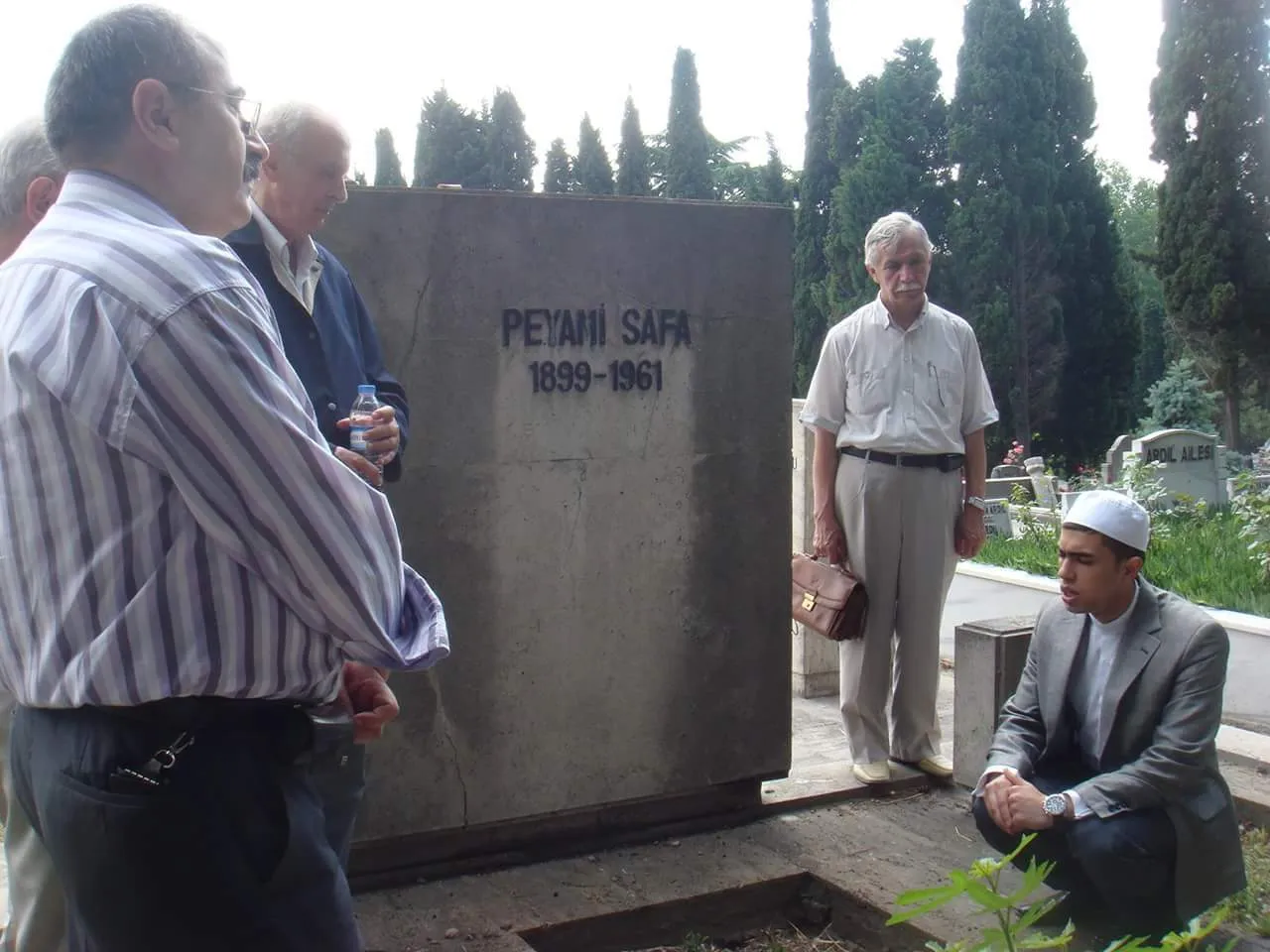Peyami Safa'nın kabri
