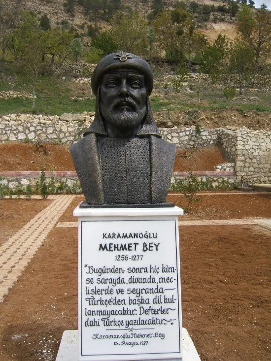 Karamanoğlu Mehmed Bey büstü