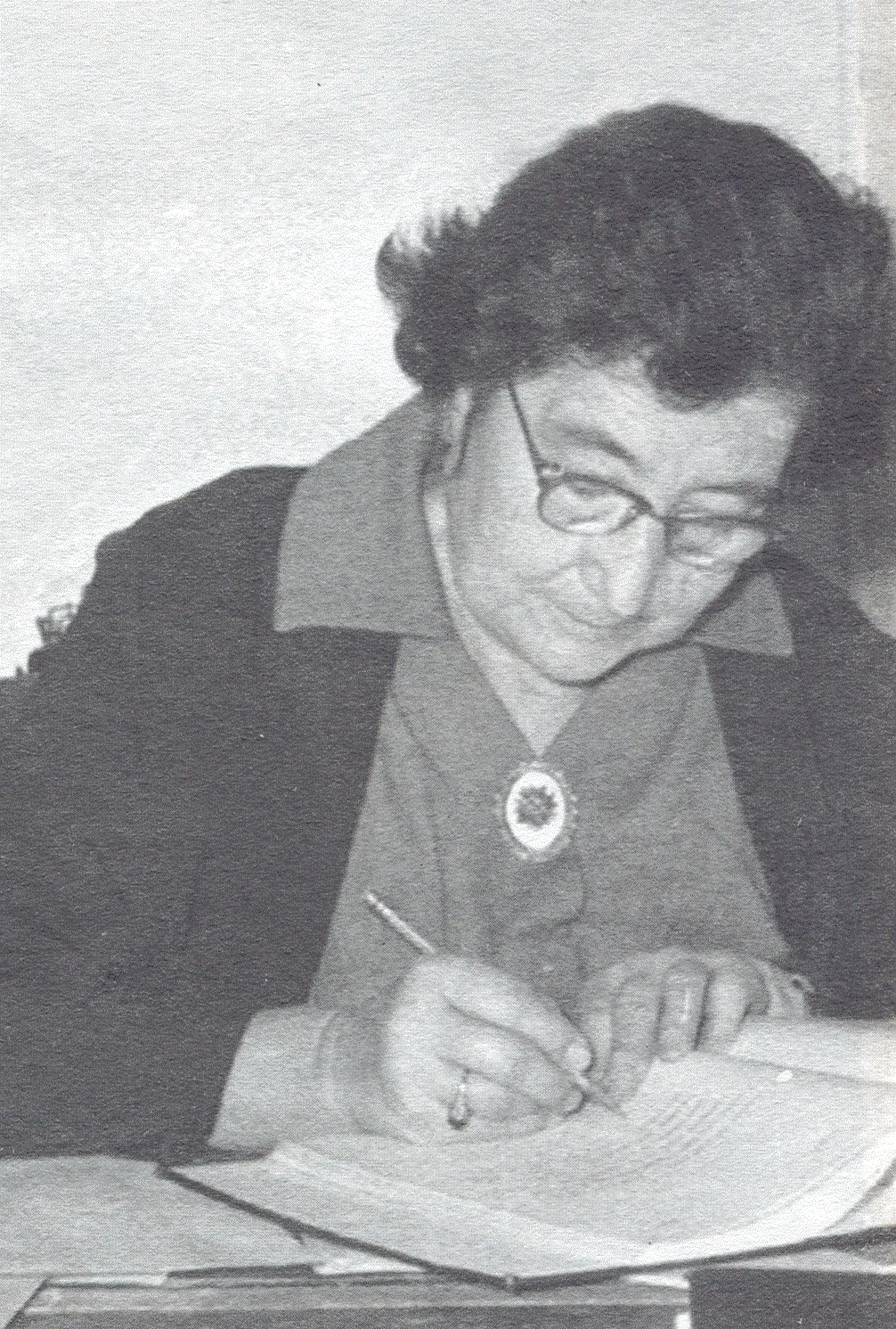 Sofi Huri çalışma masasında