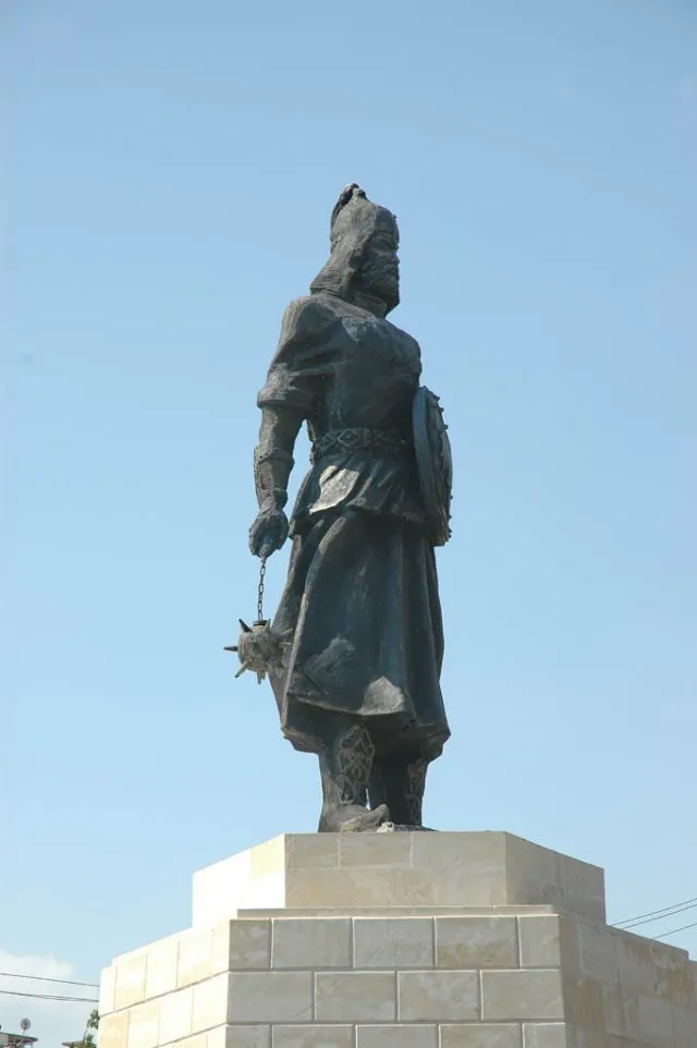 Kutalmışoğlu Süleyman Şah heykeli