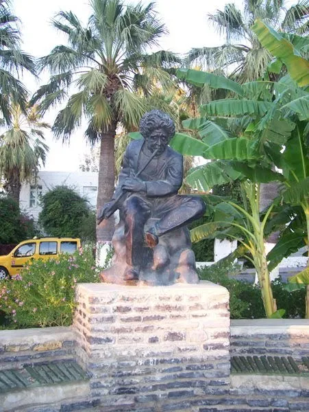 Neyzen Tevfik Heykeli 2