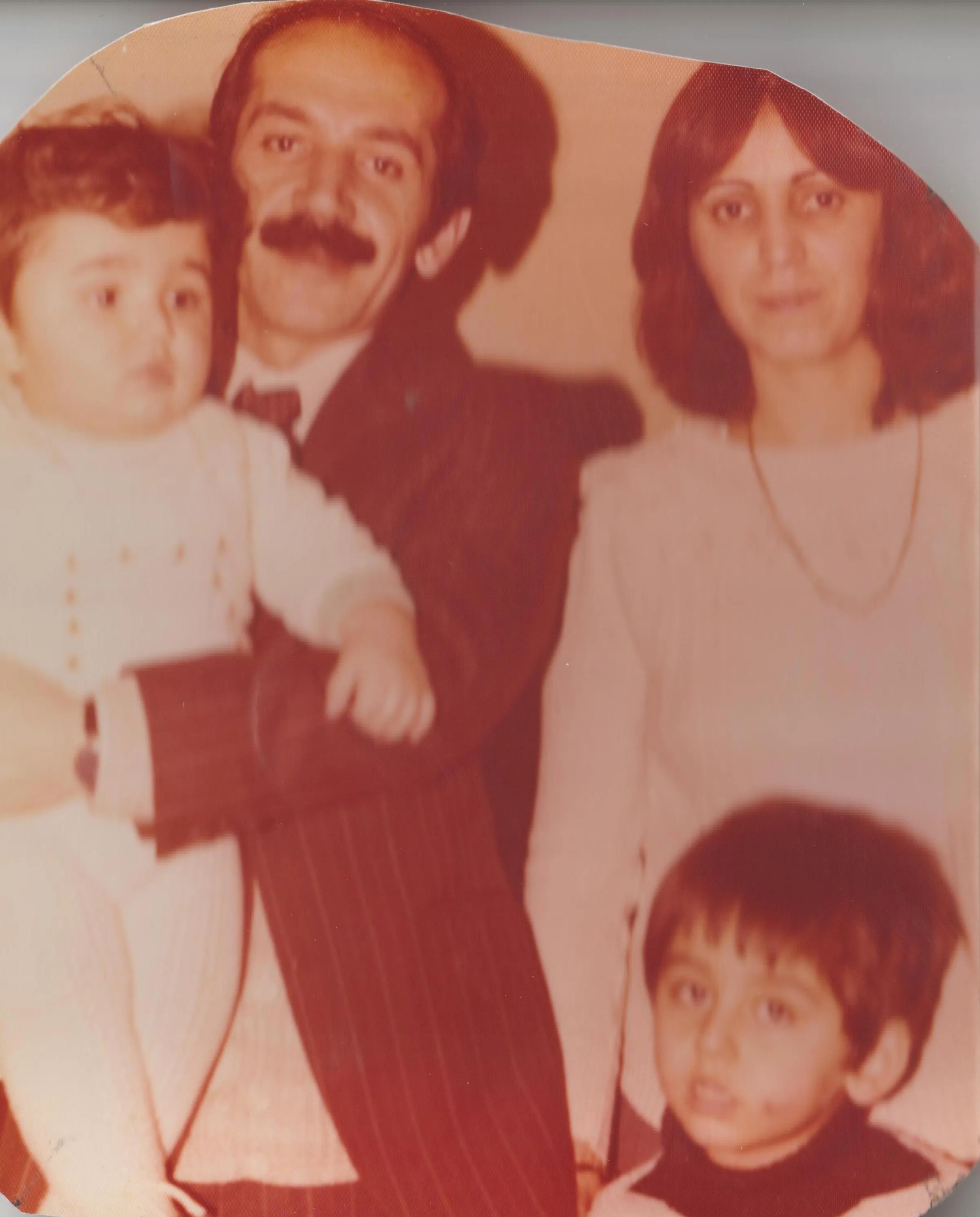 Eşi Bahriye ve oğulları Onur ve Egemen ile