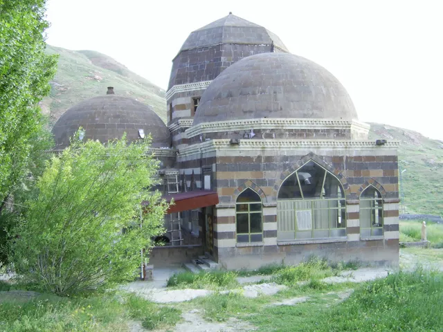 The tomb of Ahmed-i Hânî