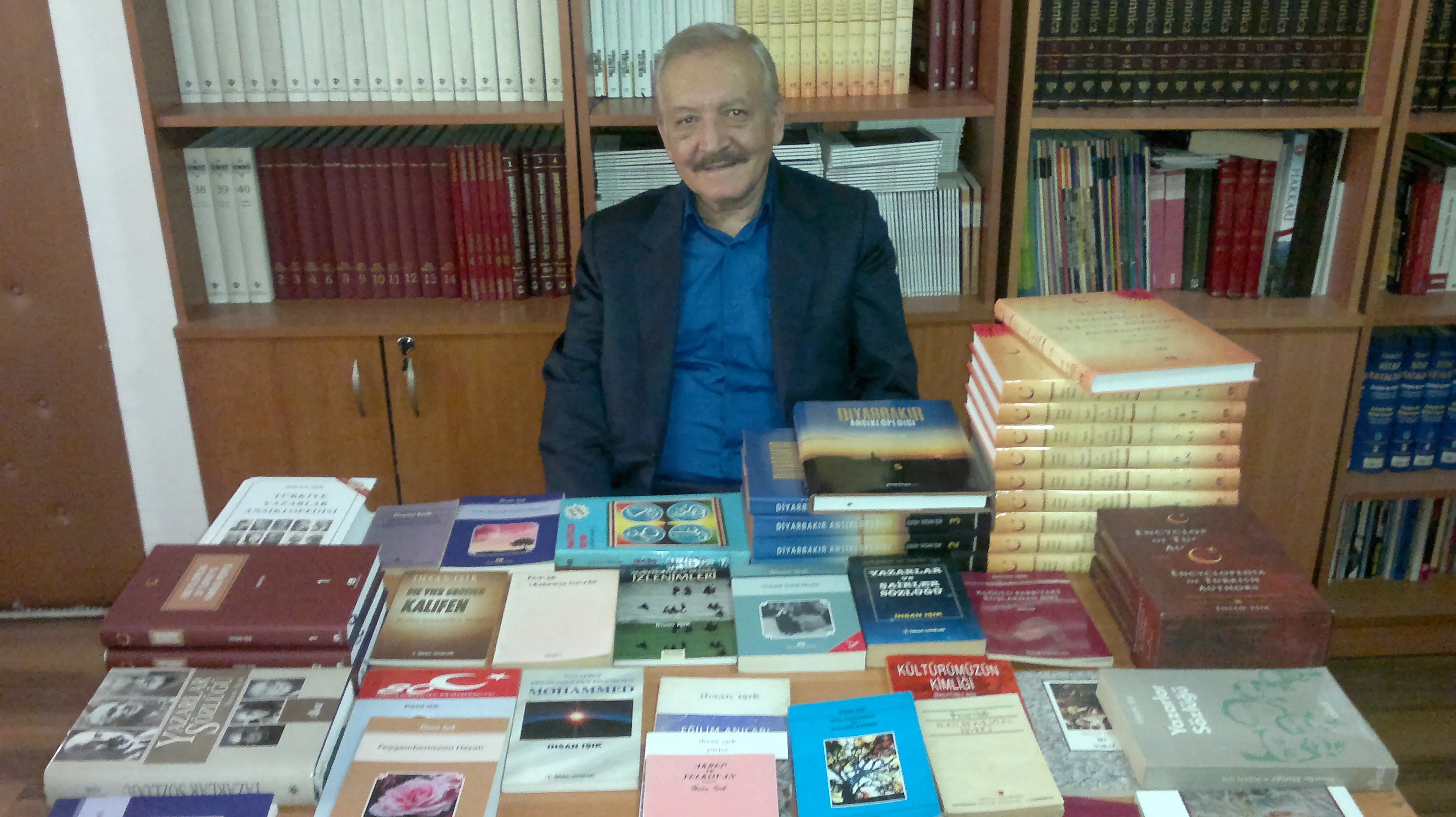 İhsan Işık, kitaplarıyla