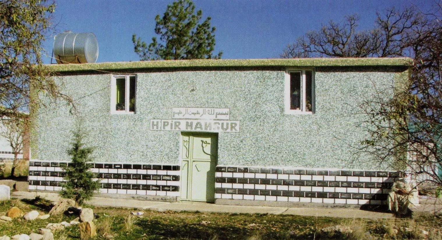 Pir Mansur Türbesi