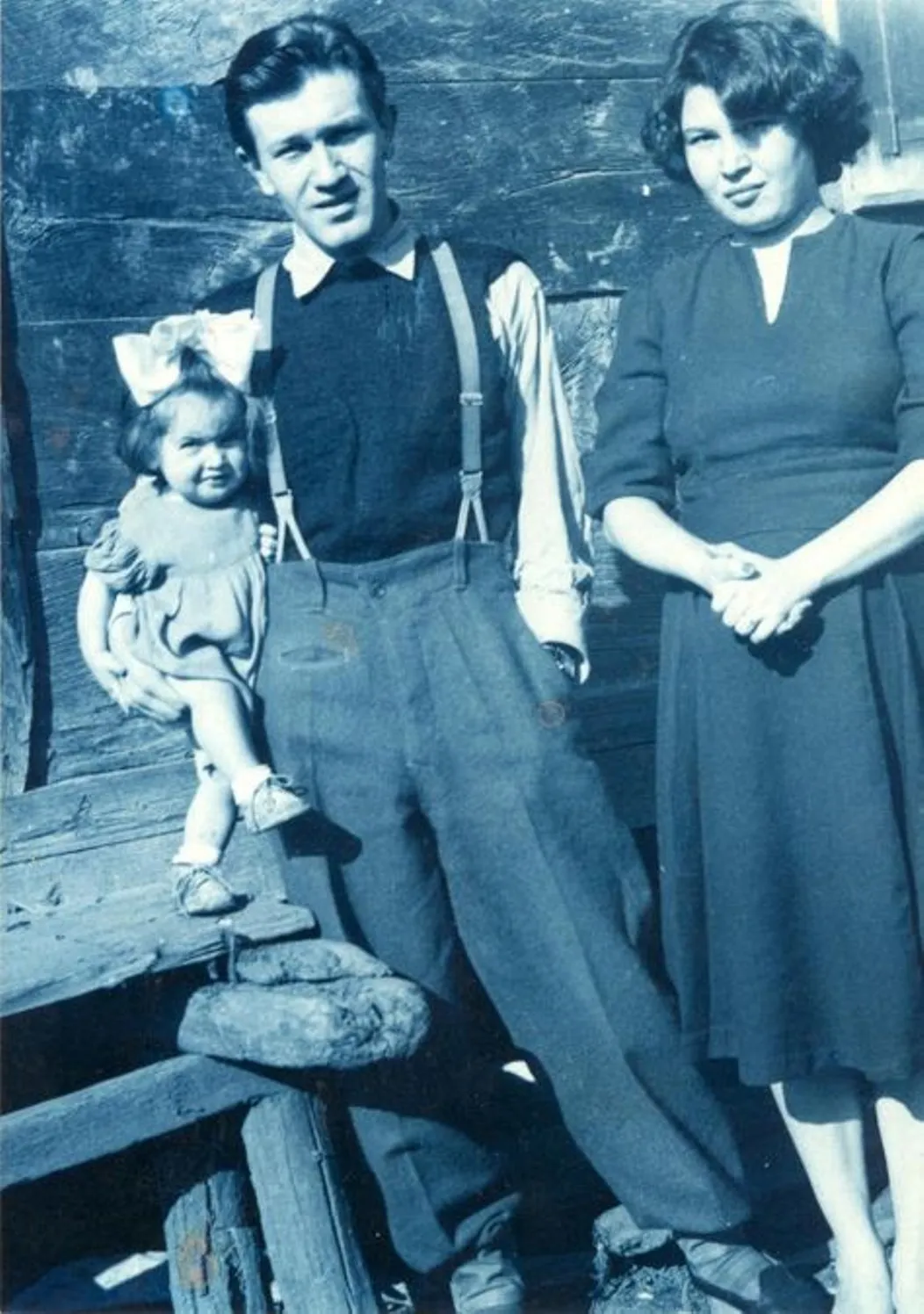Turgut Uyar, eşi Yezdan ve kızı Şeyda