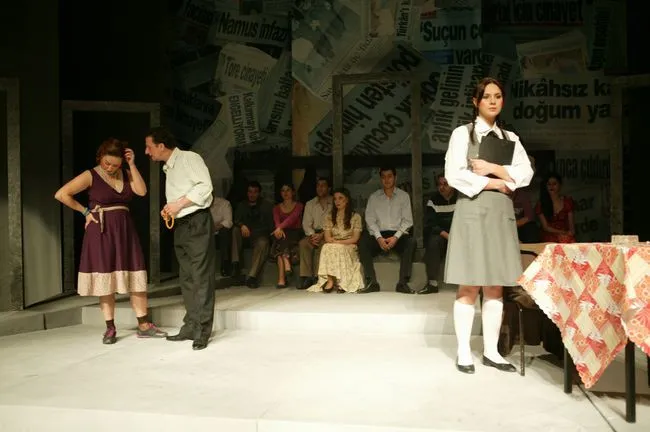 A scene from Asiye Nasıl Kurtulur