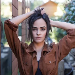 Özge Özkaplan